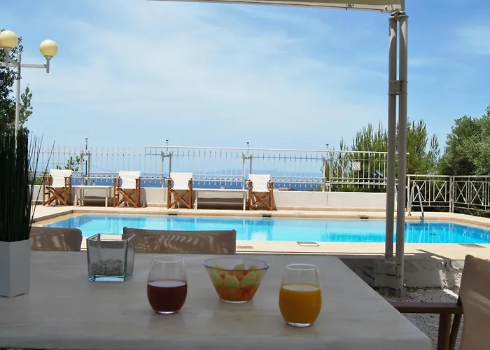 Chrysiida Suites