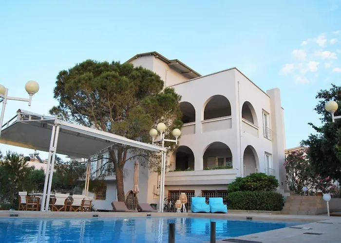 Chrysiida Suites