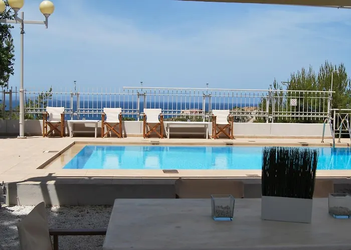 Chrysiida Suites